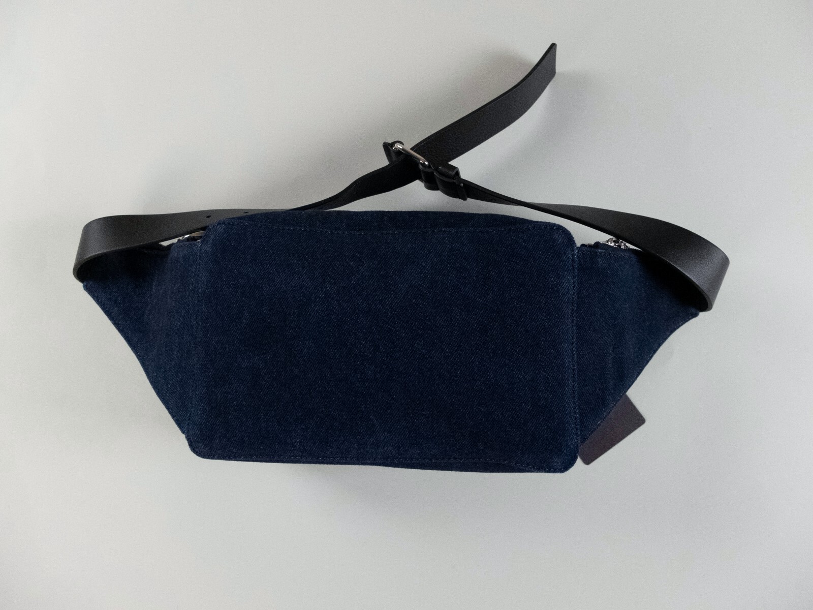 (NO CUSTOMS TAX) VALENTINO Garavani Vlogo blue & red denim & leather belt bag