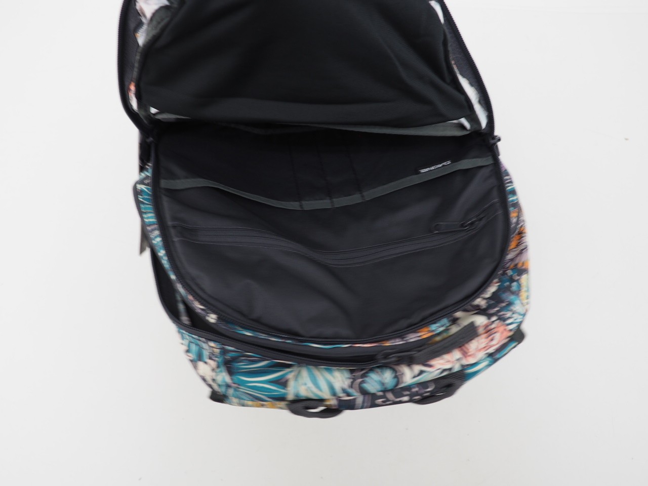 New! Dakine Campus M 25L Backpack Laptop School Backpack Hawaiian Camo
