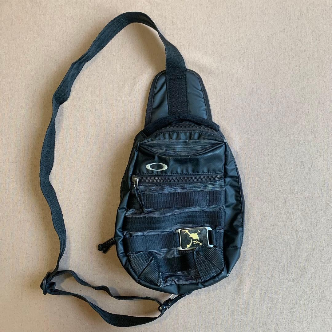 Vintage Oakley Skull Body Bag Crossbody Authentic