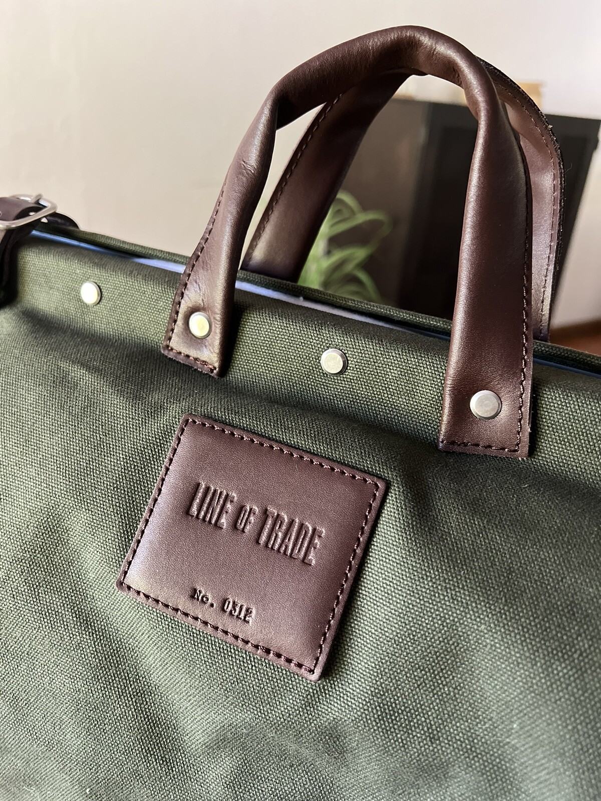 line of trade weekender bag Olive Green (See Description)