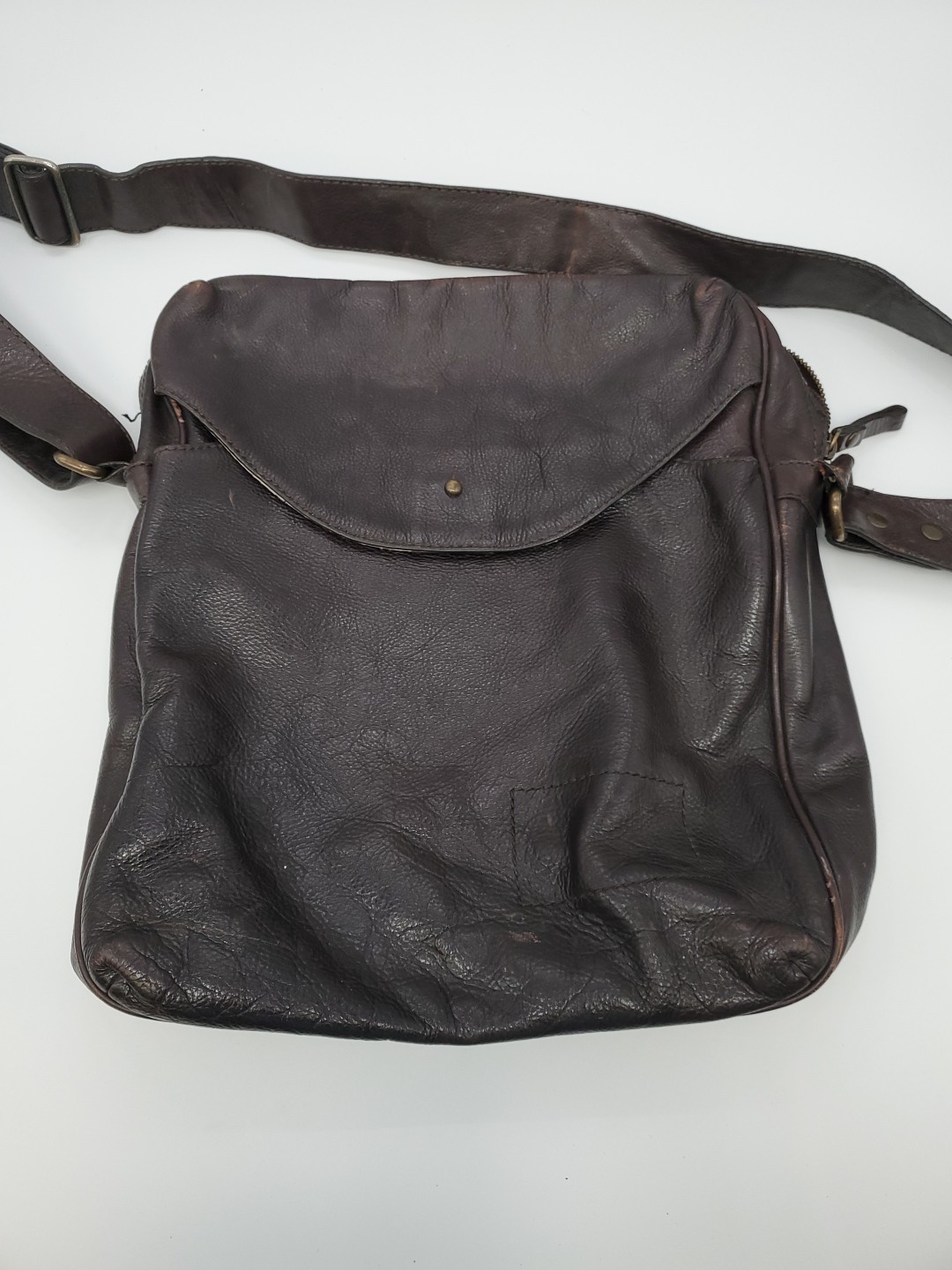 Banana Republic Leather Chocolate Brown Messenger Bag Men’s 13″ Satchel