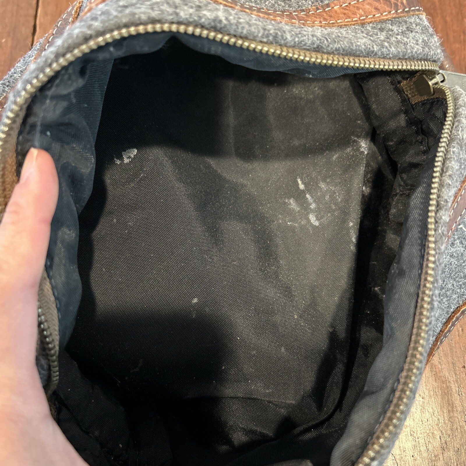 Lifetime Leather Company Felt & Leather Toiletry Bag Dopp kit