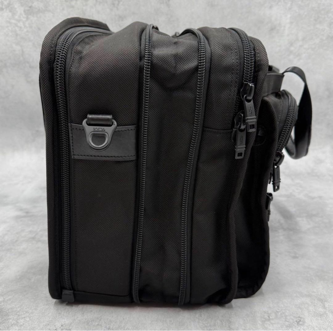 Excellent Condition TUMI Briefcase Expandable 26160DH Black
