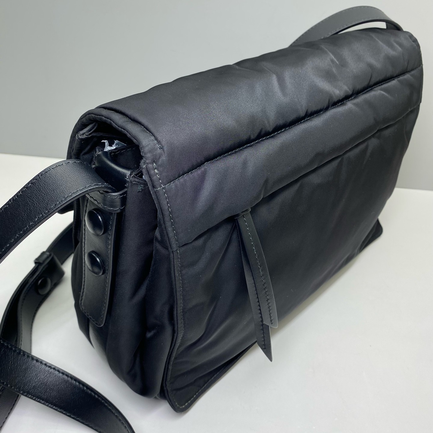 Prada Pre-Owned Cini Nylon Crossbody Messenger Bag Black 30X20X13cm