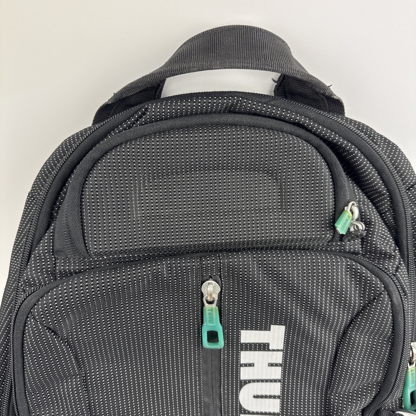 THULE Crossover Backpack Computer Travel Laptop Black w White Spec