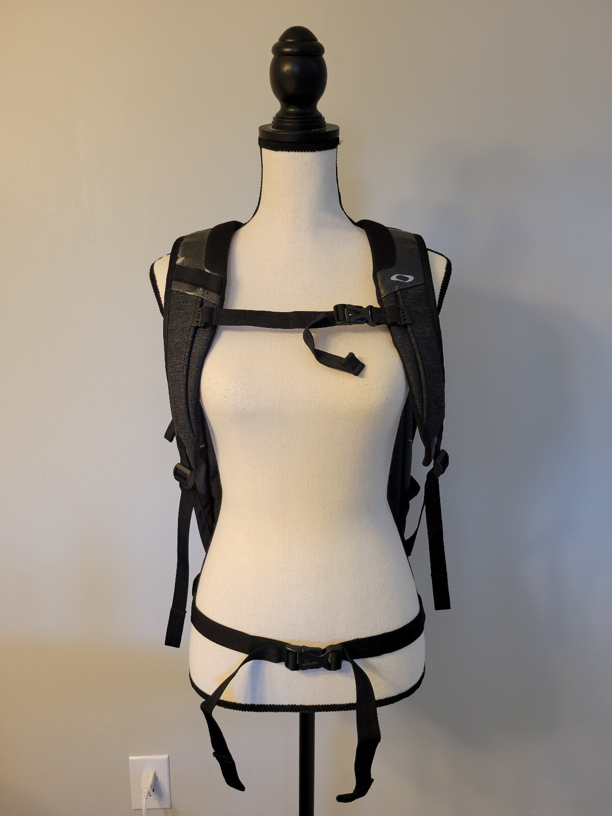 Oakley Backpack Voyage 25 Black Mens Travel Nylon Bag Everyday