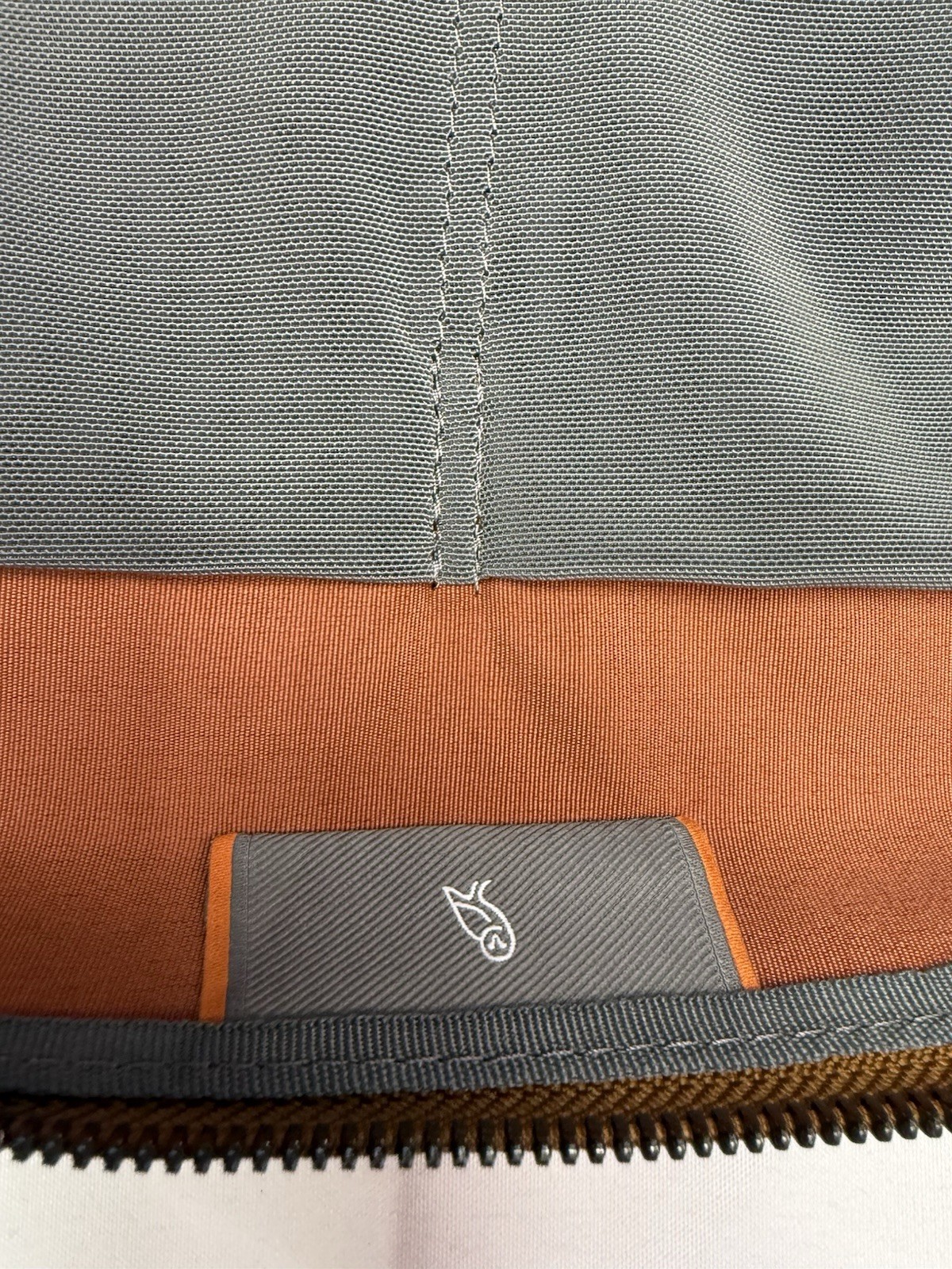 Bellroy Tech Kit Compact (Tech Accessories Organizer, Zipper Pouch) – Bronze