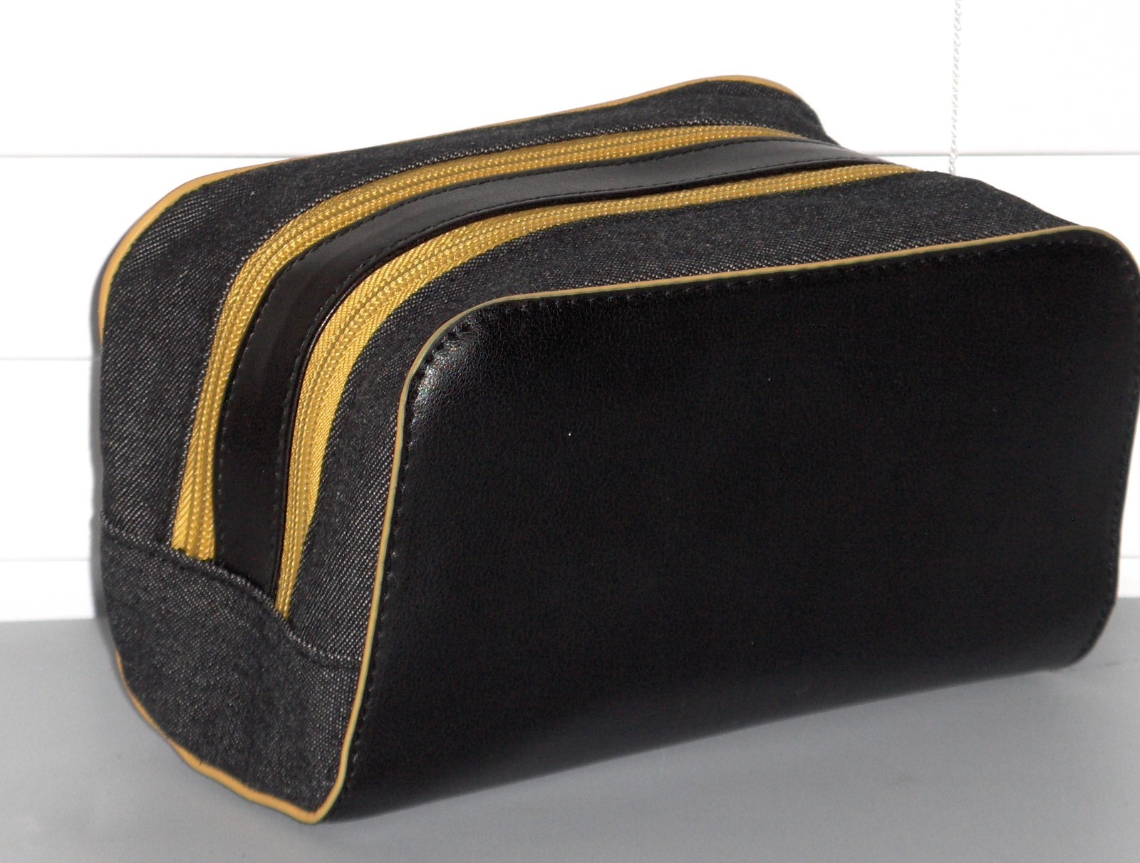 BVLGARI FRAGRANCES Unisex Zip Toiletry Shave Travel Kit Make up Bag, BLACK, New