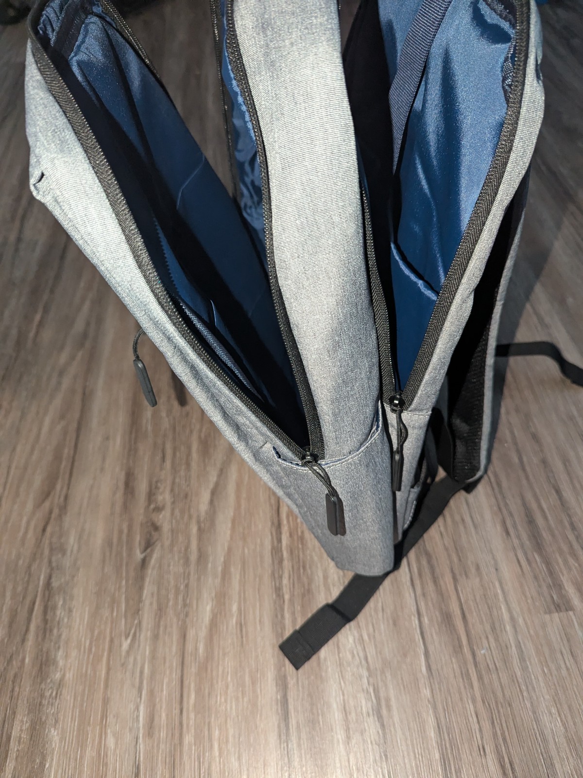 LUGGEX UrbanPro Backpack Lightweight 14-Inch Laptop Carrier Travel Bag Gray