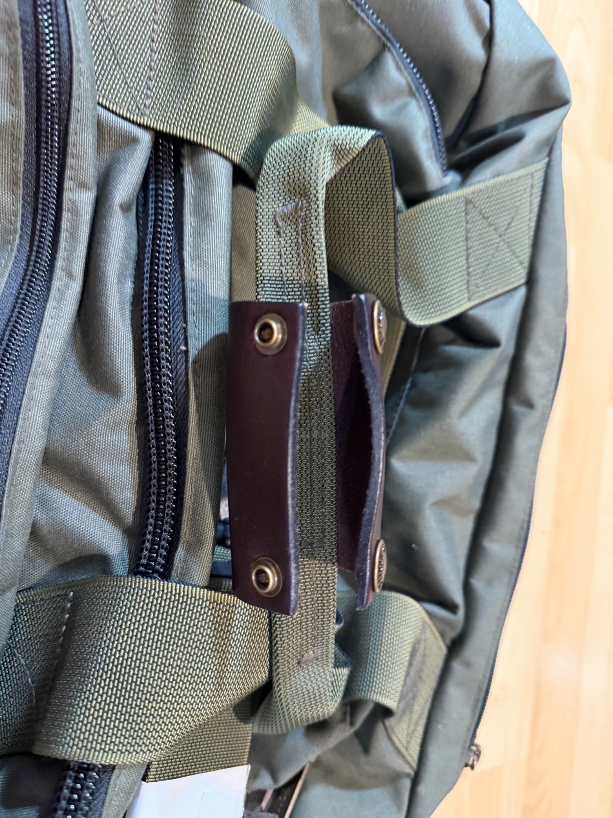 Filson Dryden Duffle Pack 2-in-1 Backpack Convertible Travel Bag – Otter Green