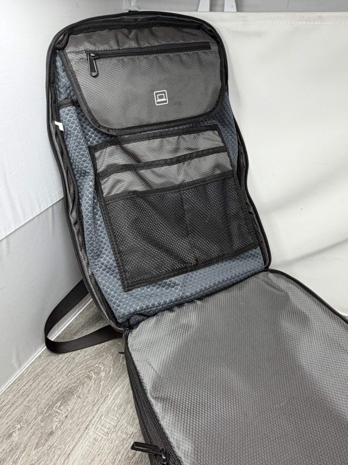 FENRUIEN 17.3-Inch Hard Shell Laptop Backpack,Anti-Theft Waterproof Travel Men