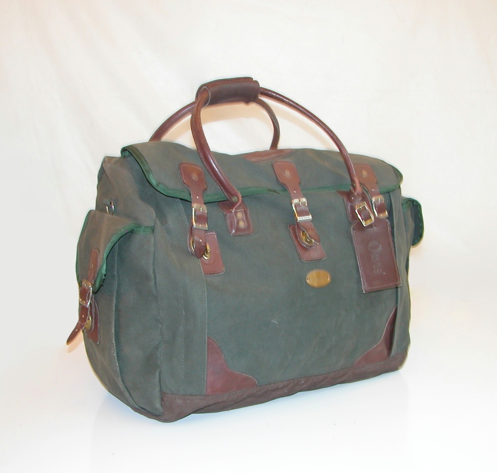 ORVIS Battenkill® Classic Distressed Hunting / Travel 20″ x 16″ LG Canvas Duffle