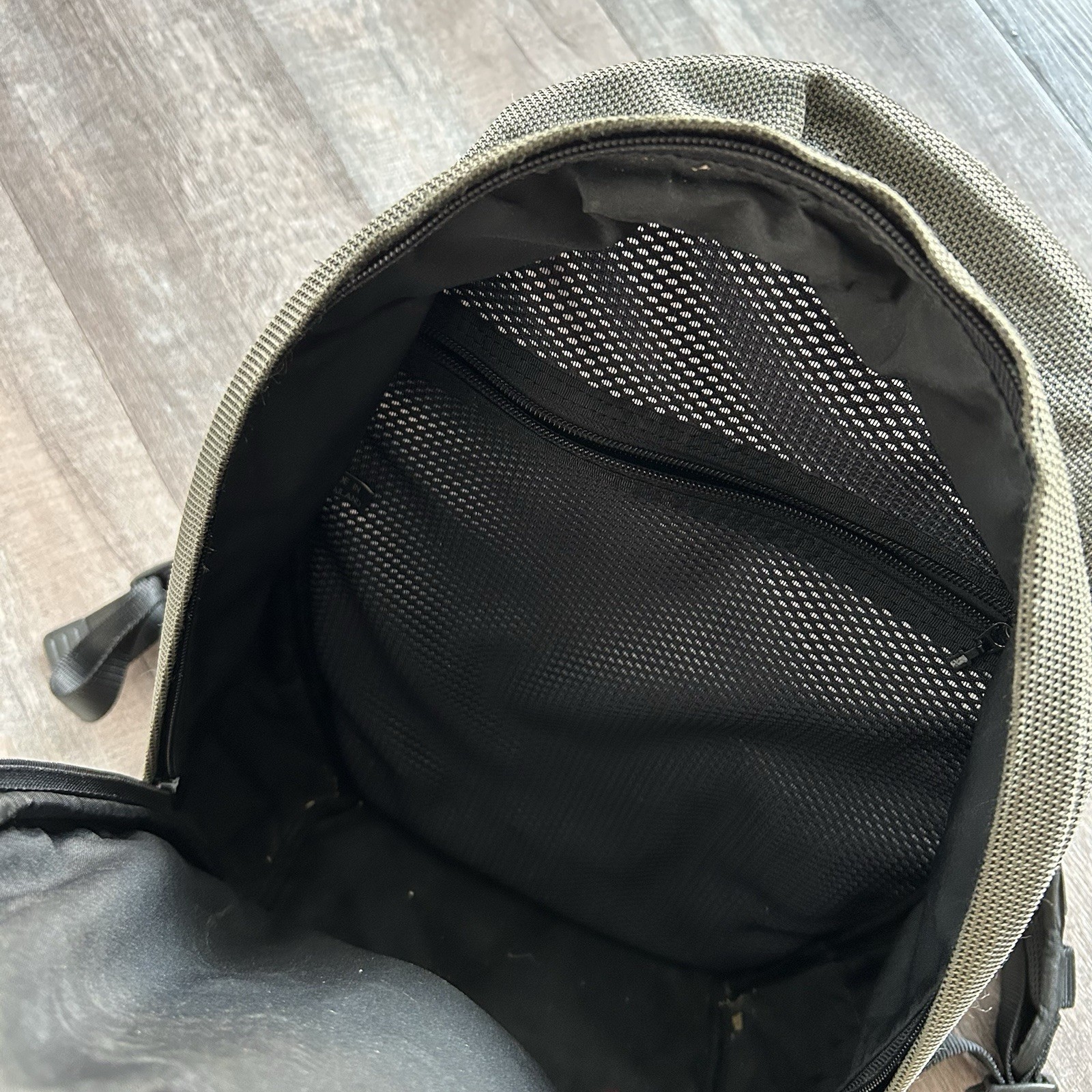 Tumi T2 Tech Backpack 513G Olive Green Appr Ballistic Nylon & Leather