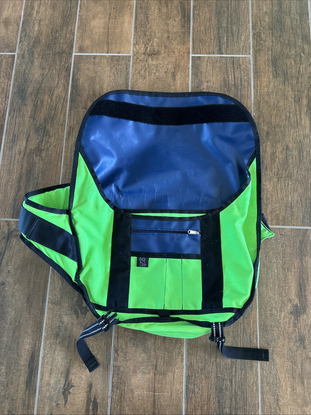 Chrome Industries Metropolis Messenger Bag – Neon Green/ Blue