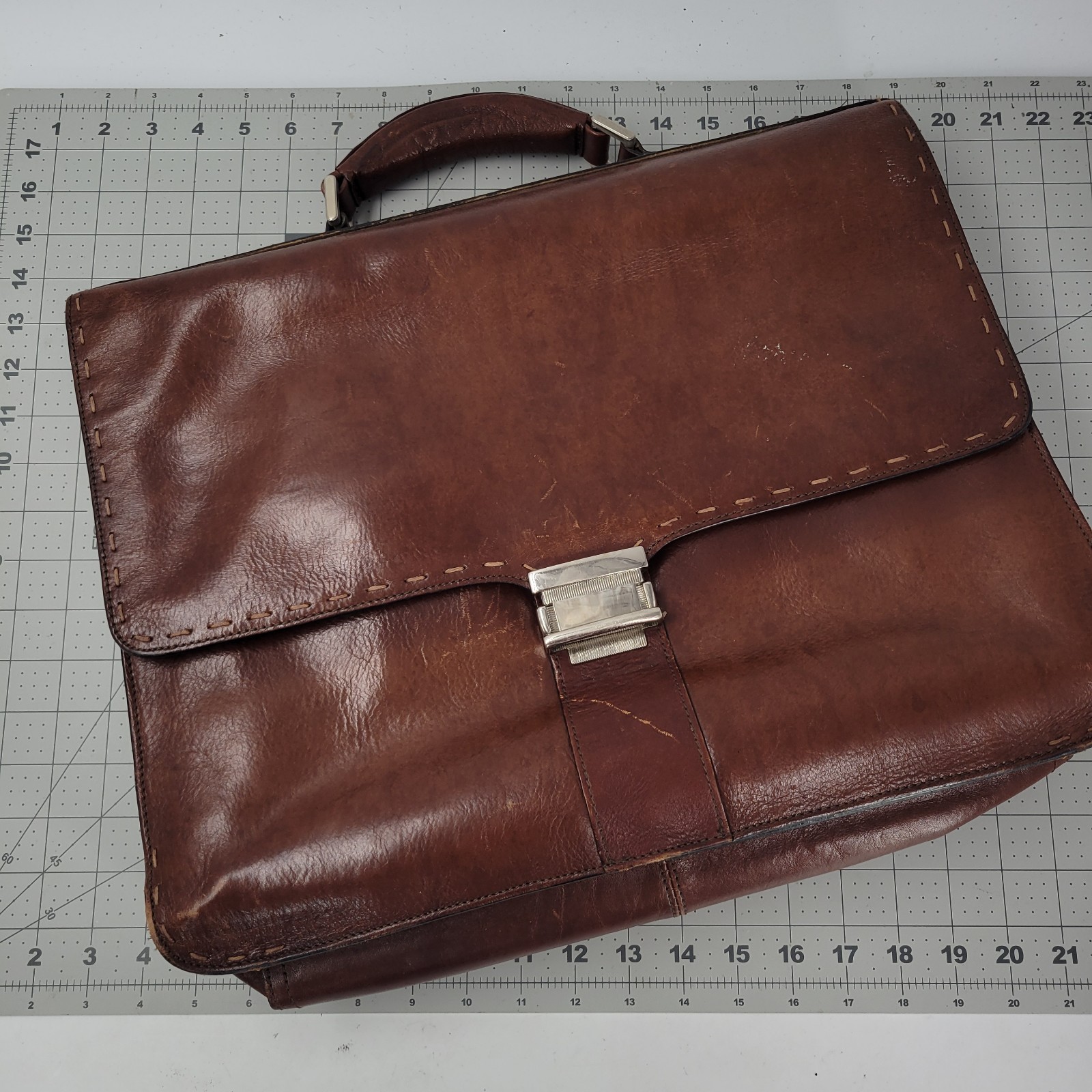 Pelle Studio Wilsons Italian Leather Brown Messenger Laptop Bag 17″x13″