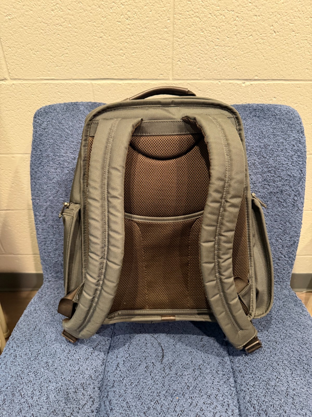 Tumi Alpha 3 Compact Laptop Brief Pack, Black, Lightly Used