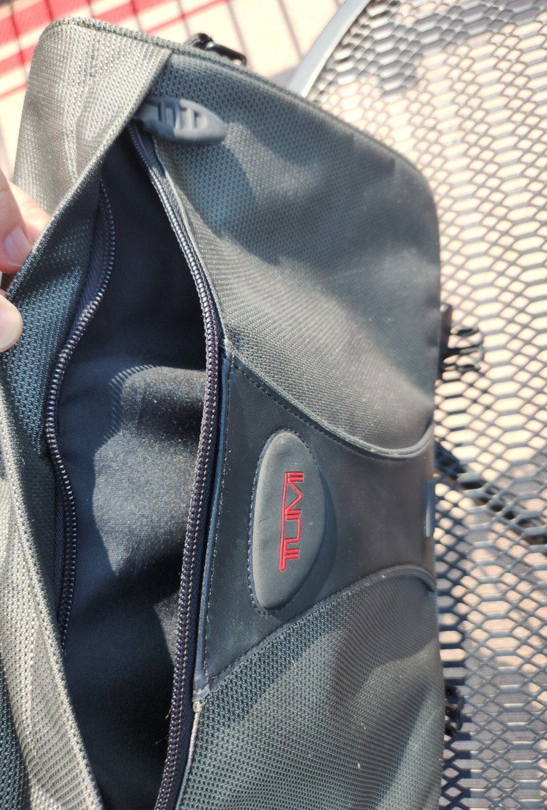 Tumi T2 Gray Ballistic Nylon Expandable Messenger Computer Briefcase $225 MSRP!