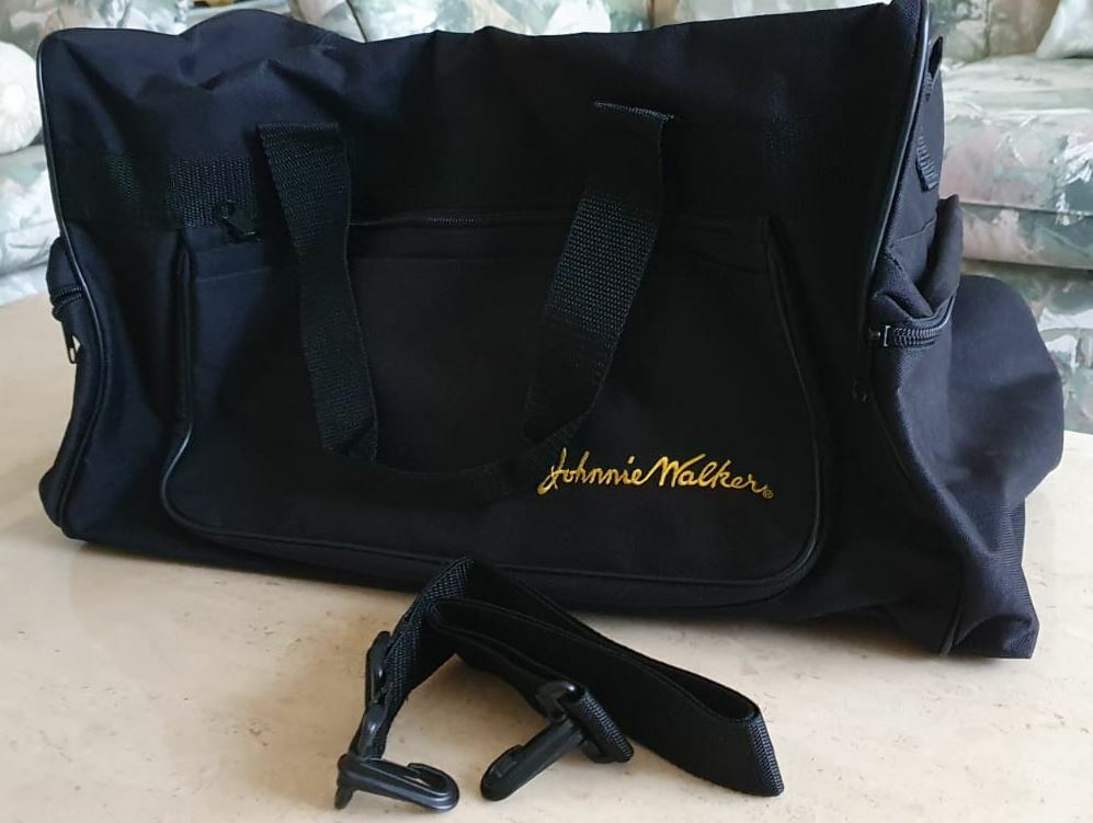 Johnnie Walker Duffle Bag (50 x 25 x 30 cm)