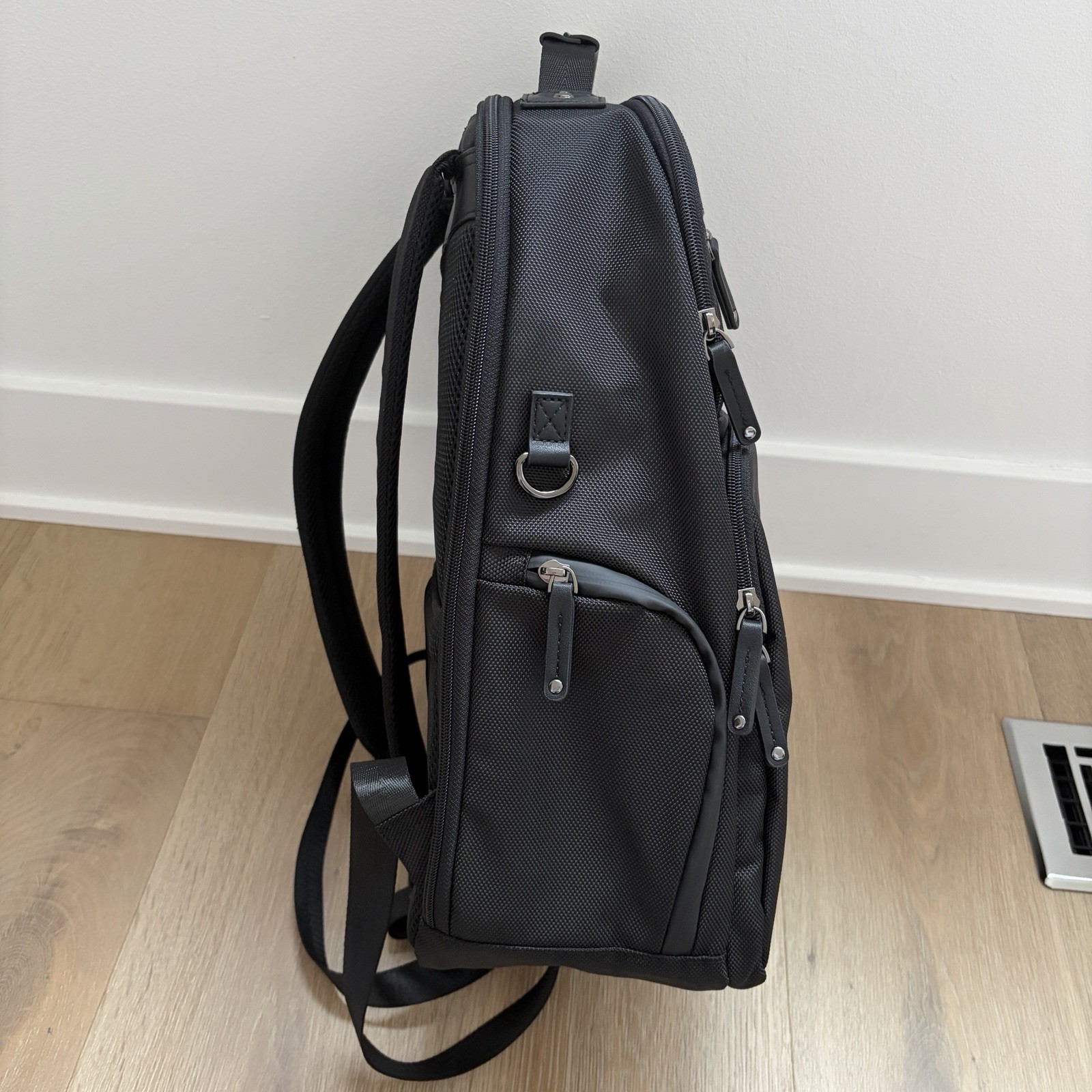 Robert Graham Cache L Series Backpack Black Laptop Work Travel Bag NWT MSRP $228