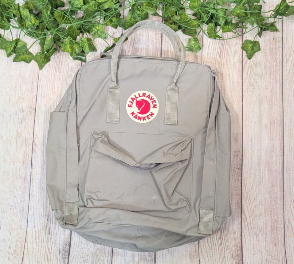 Fjallraven 27172 Kanken Backpack Laptop 15″ FOG Light Gray Zip Around Top Handl