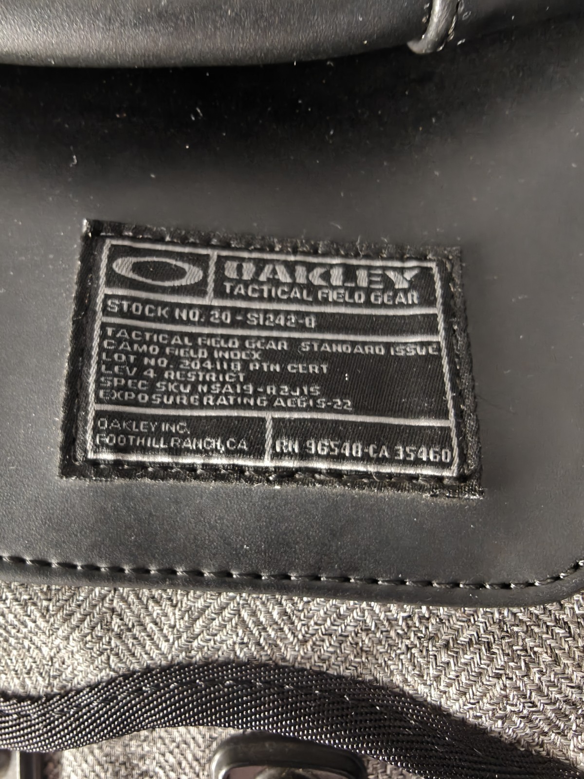 Oakley Kitchen Sink backpack 34L 17″ Laptop Tactical Hiking Back Pack EUC