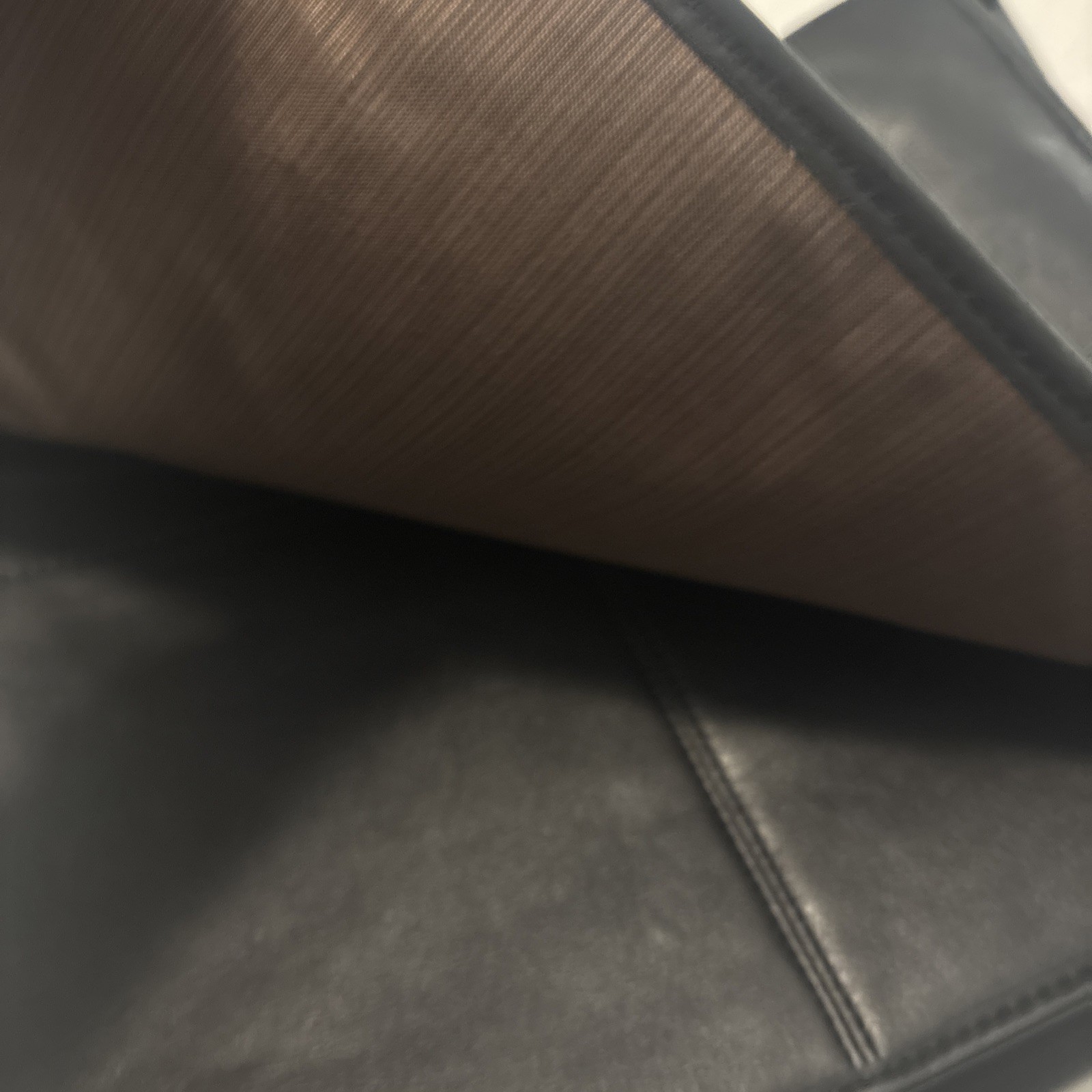 Cole Haan Pebbled Black 100% Leather Messenger Bag Laptop Shoulder Strap Attaché