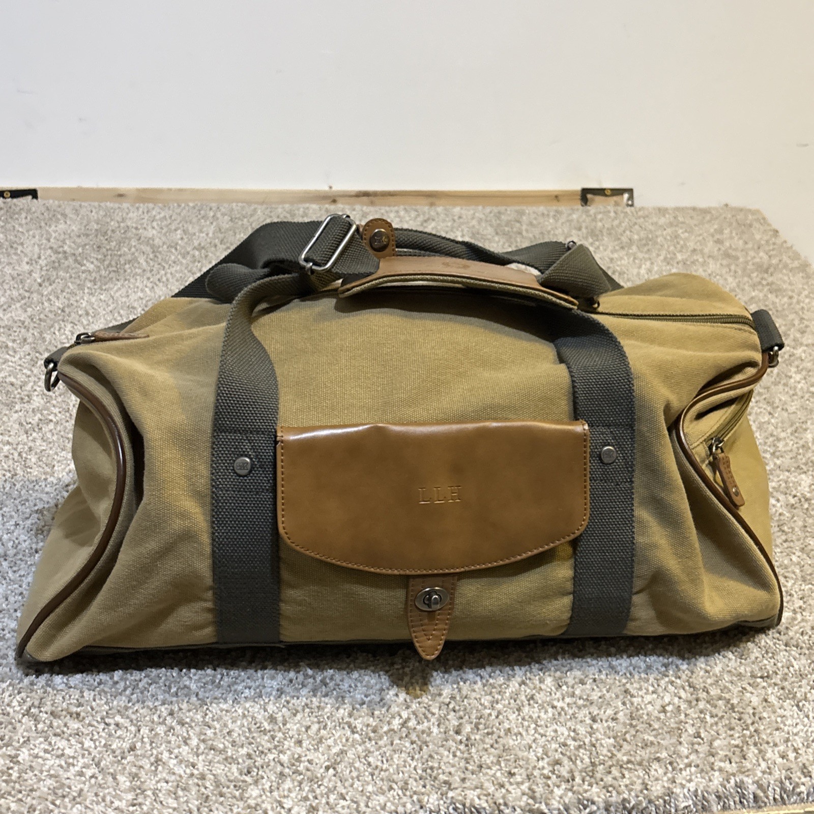 Cutters & Buck Canvas Leather Duffle Bag Khaki Travel Gym Weekender