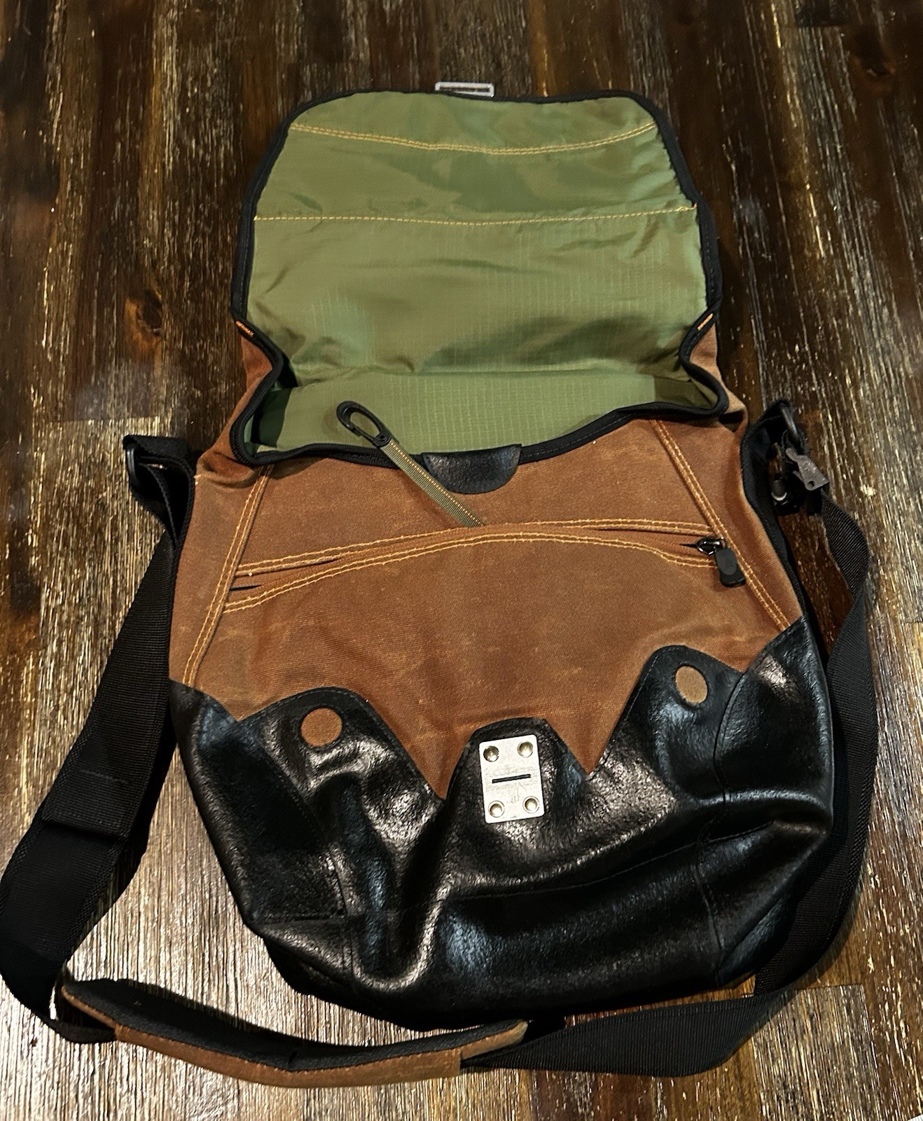 Overland Equipment Boulder Vert Bag CANVAS Gear Blog In great condition