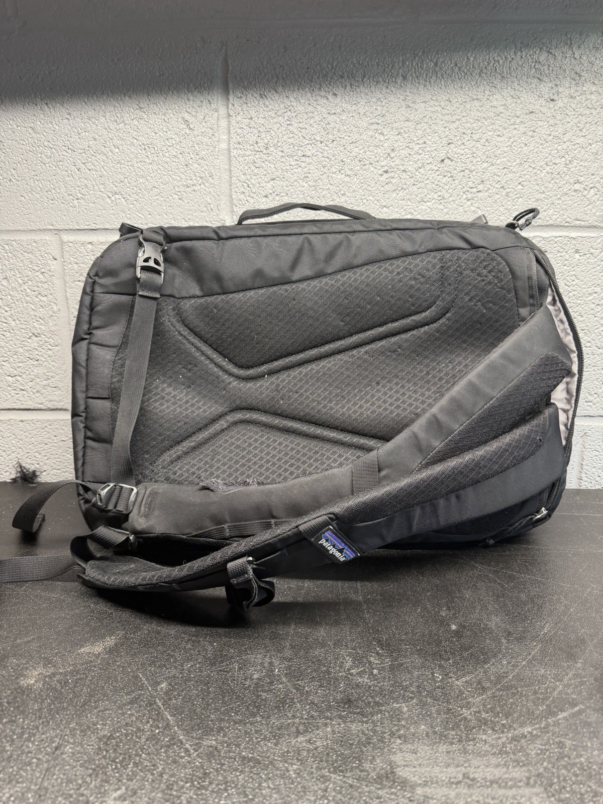 Patagonia Tres 25L Convertible Backpack Briefcase Laptop Travel Bag Black
