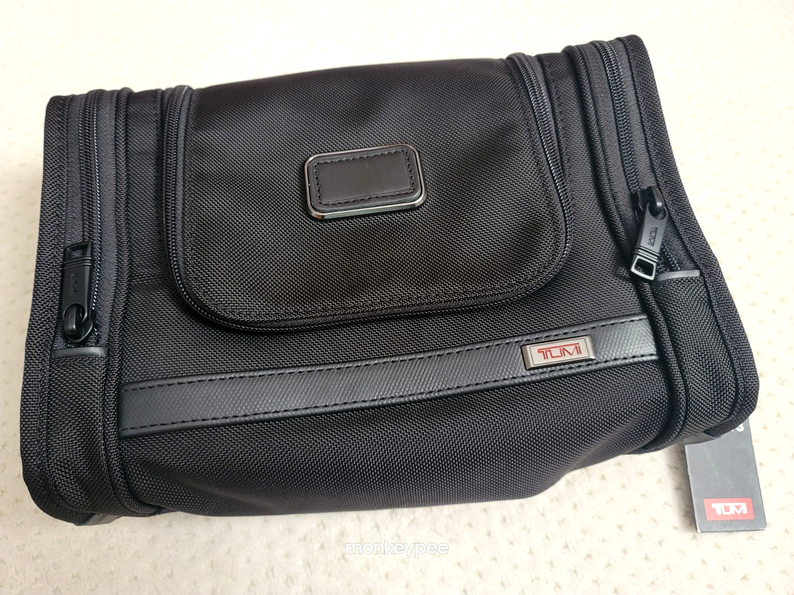 NWT TUMI ALPHA HANGING TRAVEL TOILETRY BAG KIT Black Ballistic Nylon 117254-1041