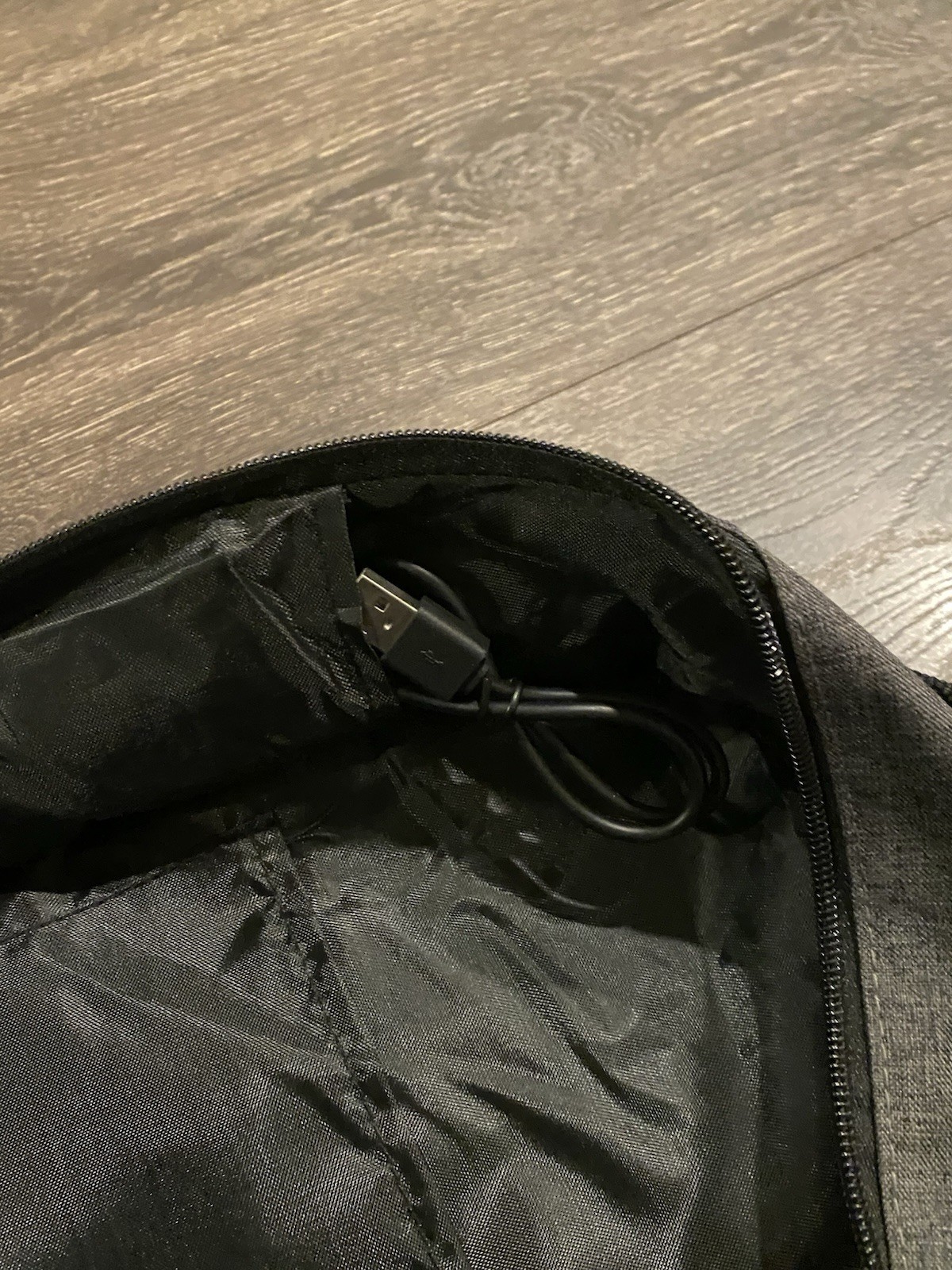 Leed’s Grey/Black Apple Backpack With USB Port/cable