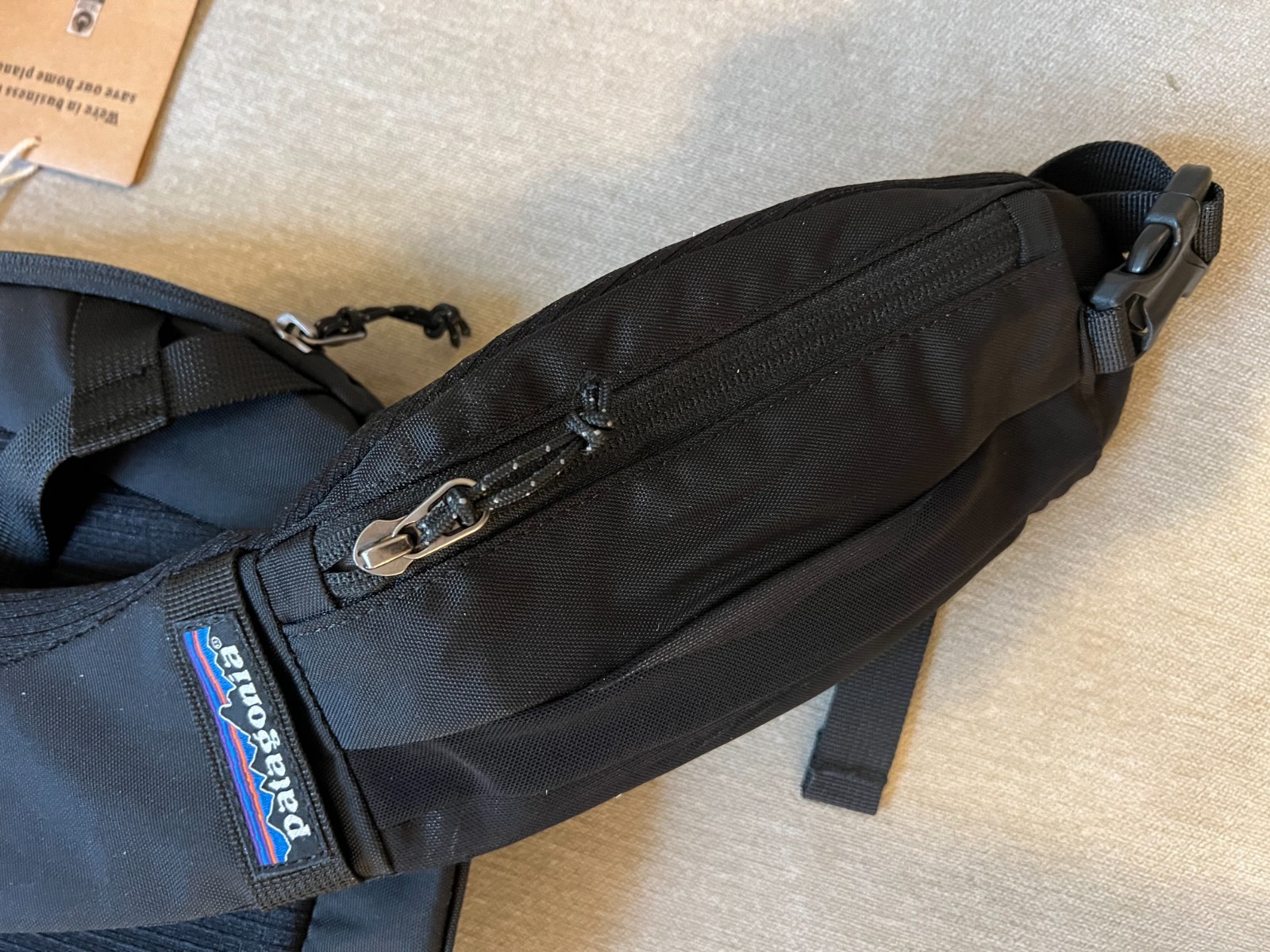 Patagonia 48262 8L Atom Sling Daypack – Black