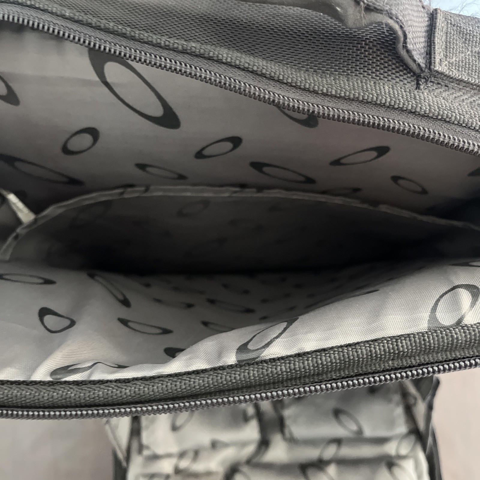 Oakley Laptop Computer Messenger Bag Black Multi Pocket Travel Tactical