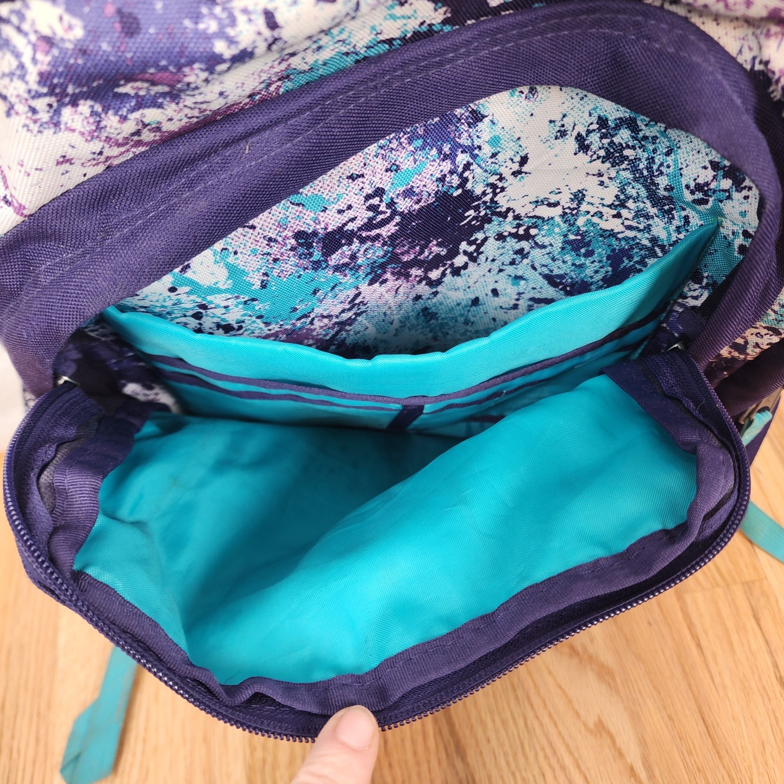 Trans By JanSport Tie Dizzle 17″ Backpack Laptop Sleeve 4 Zippered Compartments