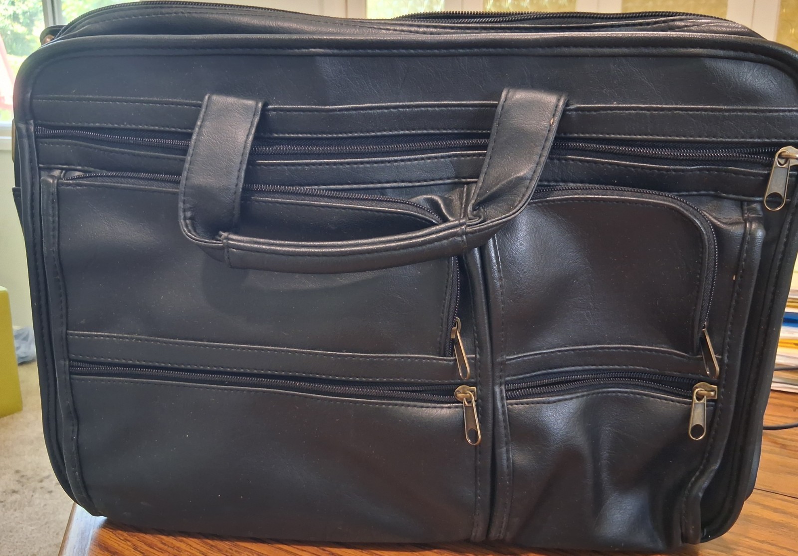 Maxmore Executive Softside Briefcase Document Case Zip, Pockets, Strap Black