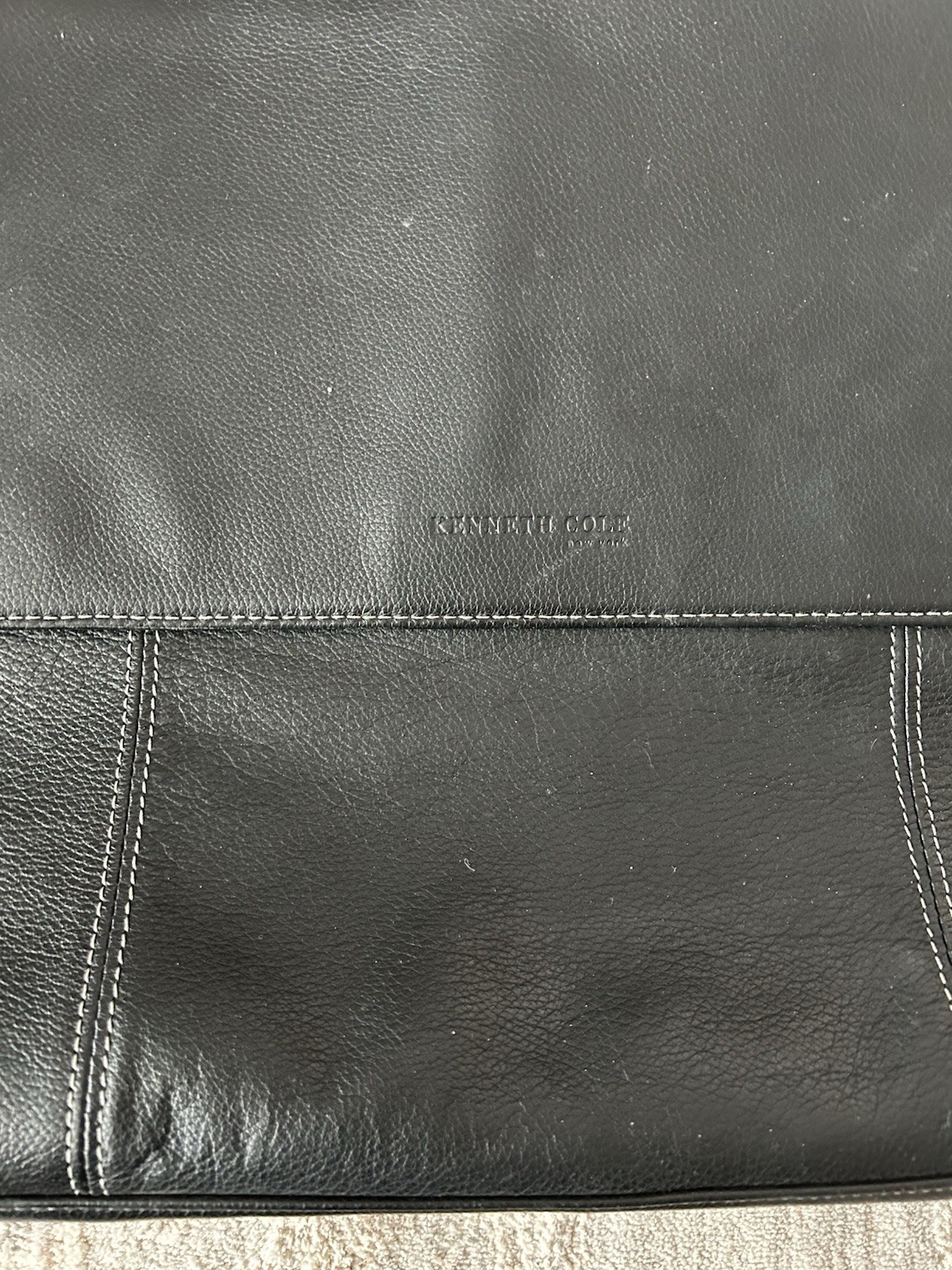 Kenneth Cole Reaction Black Leather Crossbody Laptop Messenger Bag Minimalist