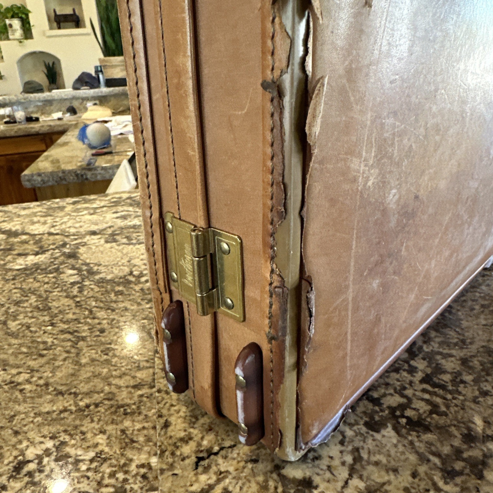 Hartmann Belting Brown Leather 18 Inch Briefcase Attache Vintage