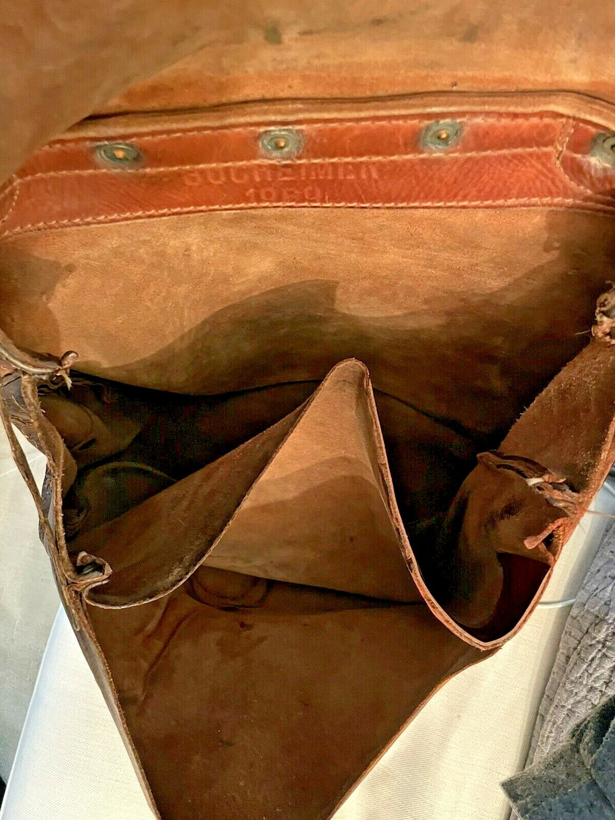 100% authentic Vintage Bucheimer 1969 Leather Brown Messenger Mail Bag
