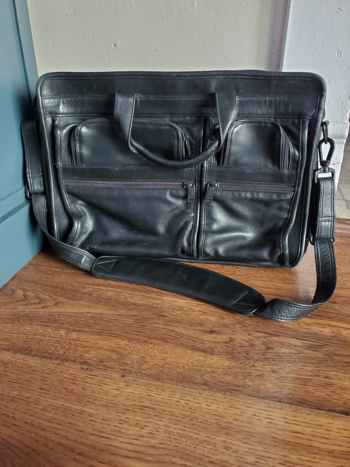Tumi Alpha Expandable Large Briefcase Laptop Bag Napa Leather Black 904D3
