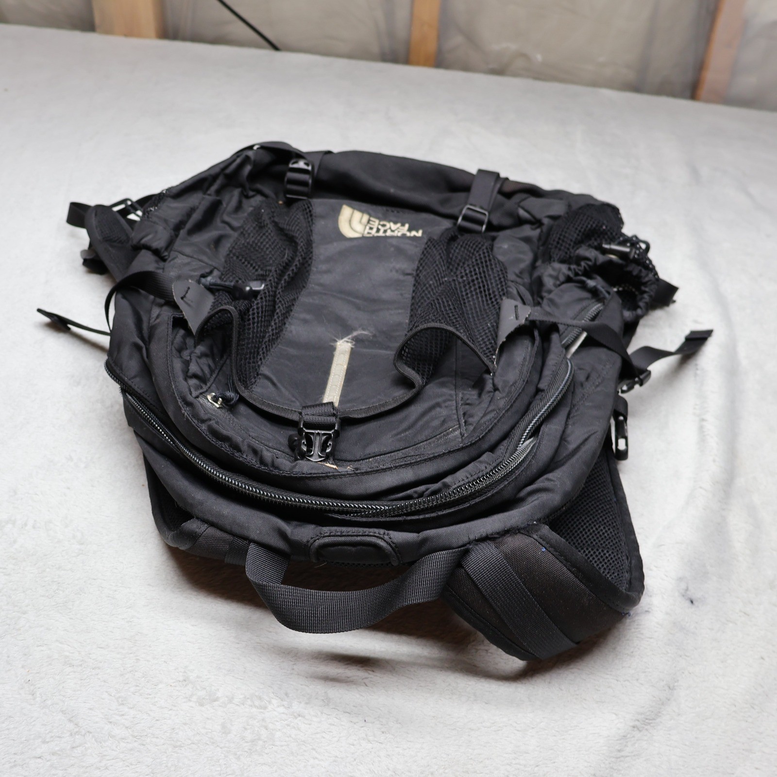 North Face Recon Backpack Mens Large Black Daypack Utility Hiking Travel Outdoor