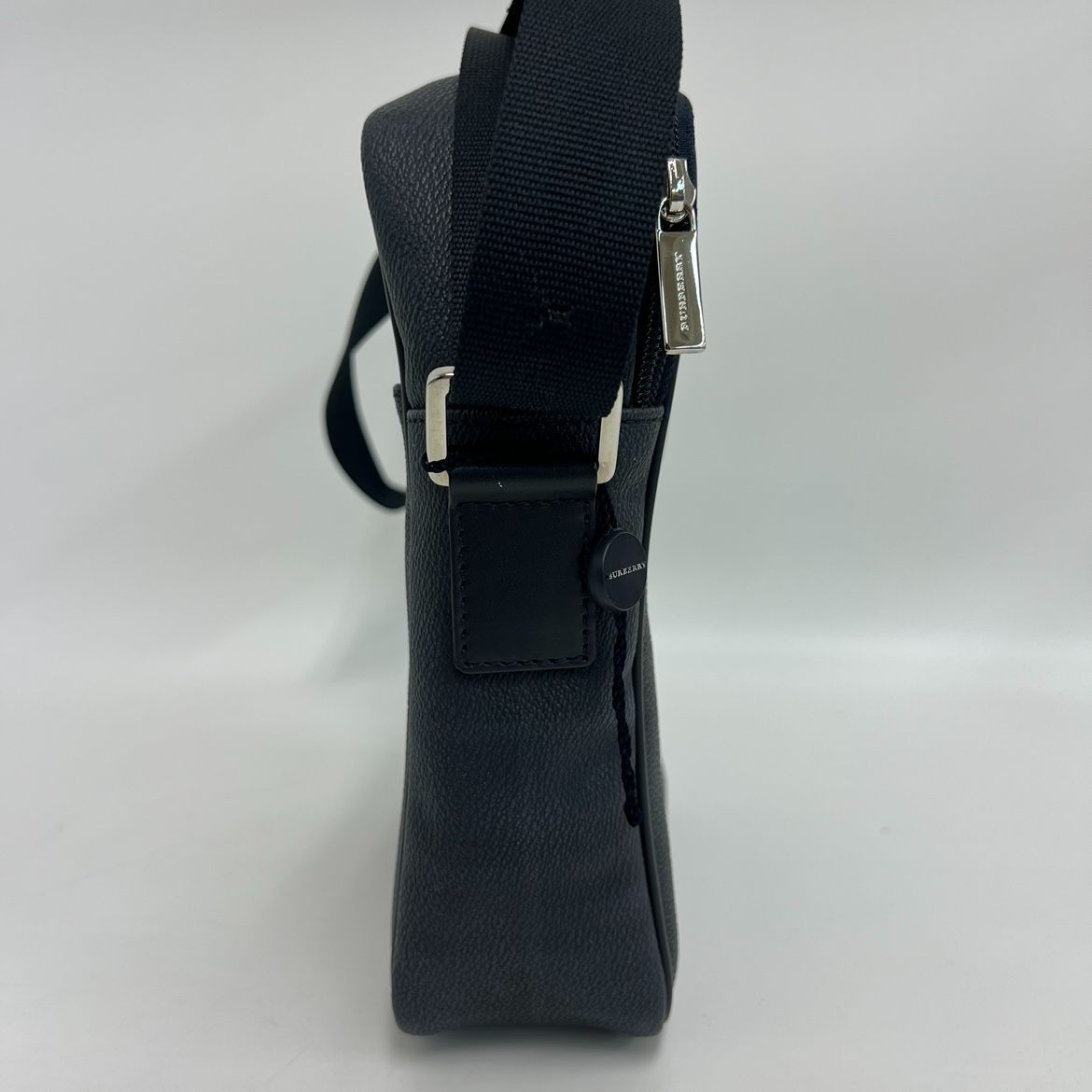 Authentic Burberry Shadow Check Shoulder Bag Navy Unisex Leather PVC 17cm x 22cm