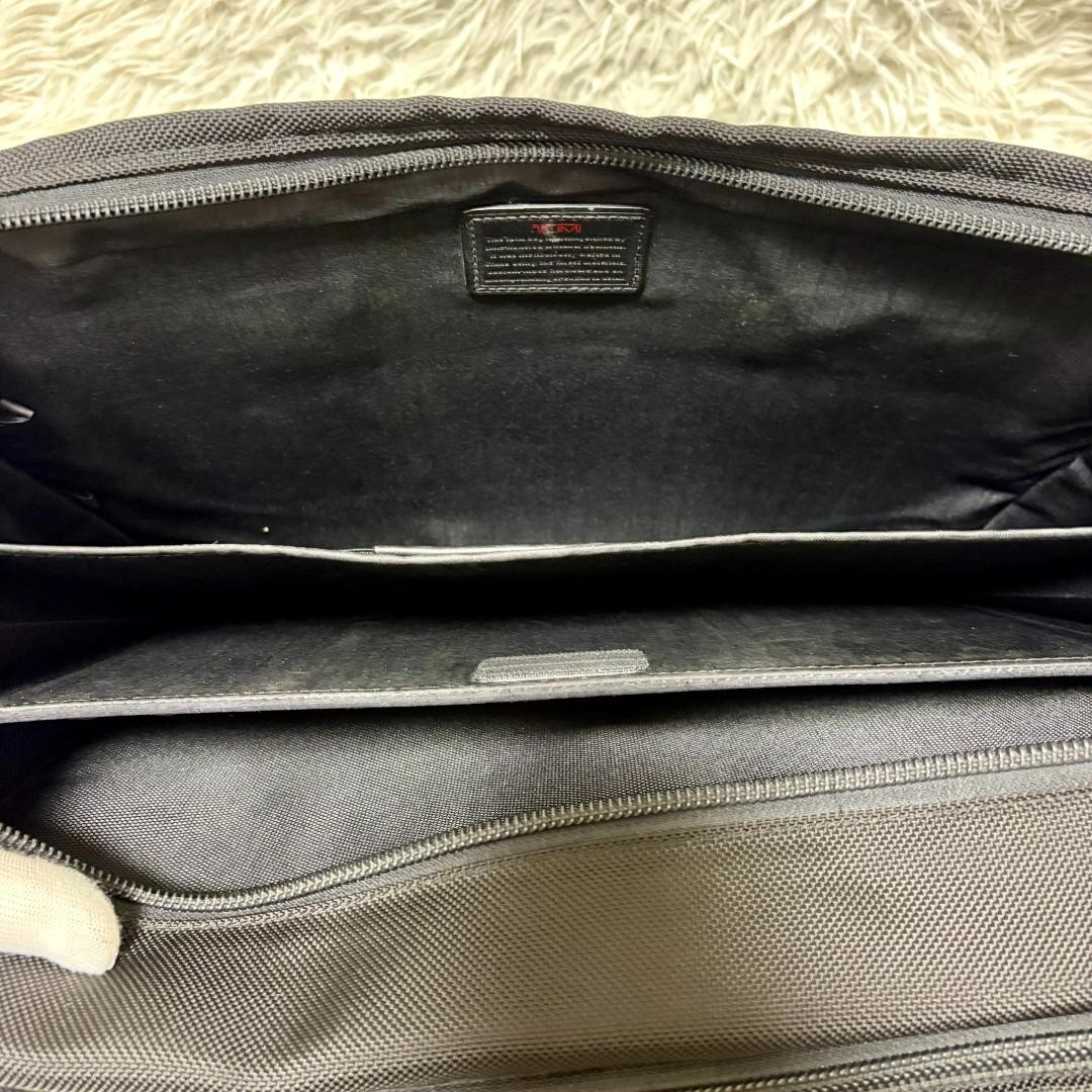 TUMI Large Expandable 26160DH 2 layer 2way