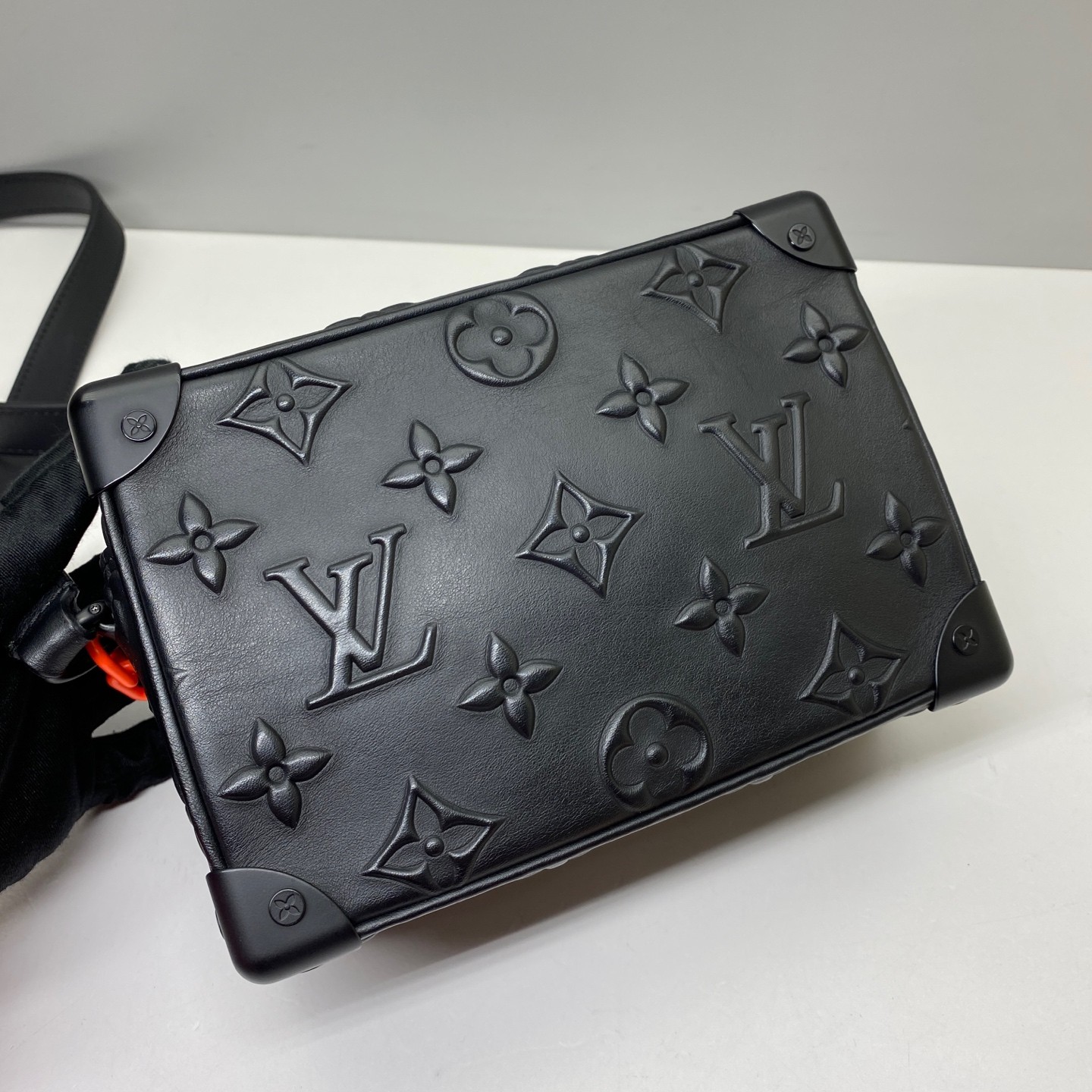 Louis Vuitton Pre-Owned Authentic Box Clutch Black M58906 18.5x13x8cm Cowhide