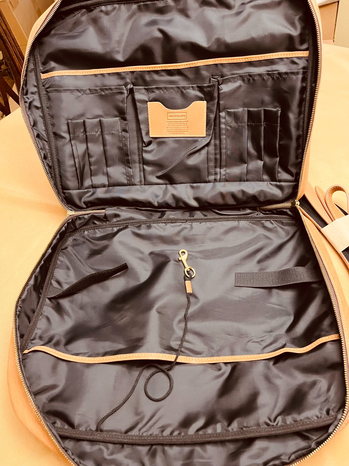 MULHOLLAND Rustic Tan Heavy Saddle Leather Briefcase / Messenger Bag – USA