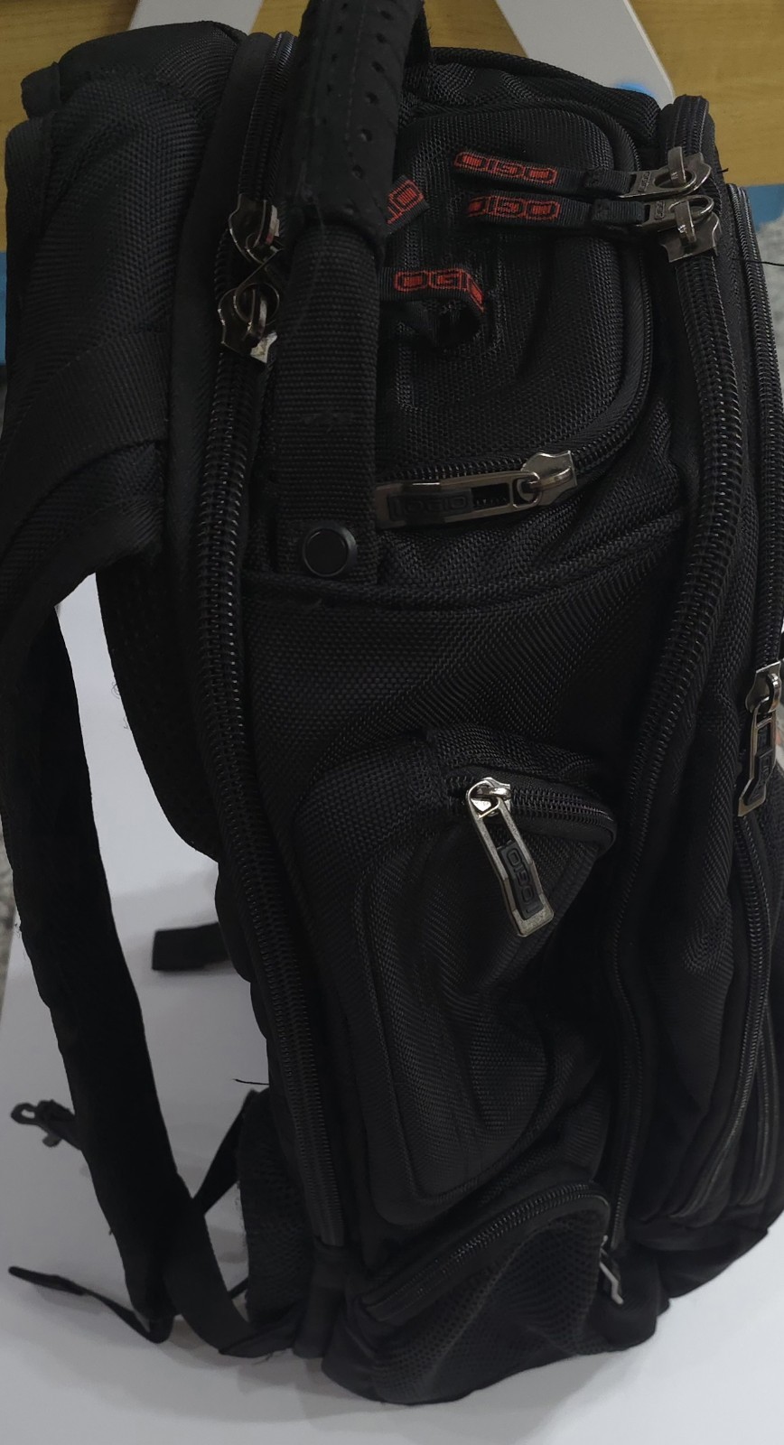 Ogio Renegade Backpack Black Tech Vault Laptop Travel Bag Excellent