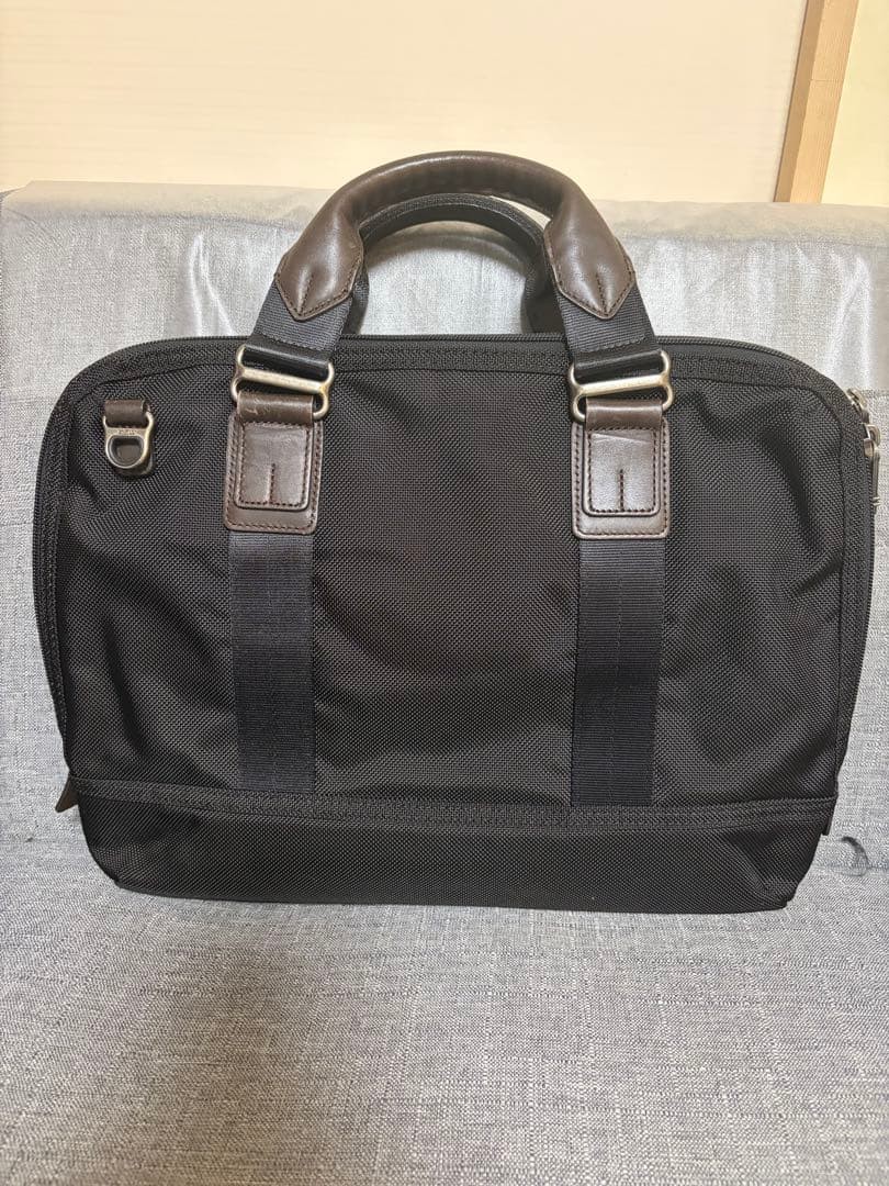 TUMI Business Bag Black