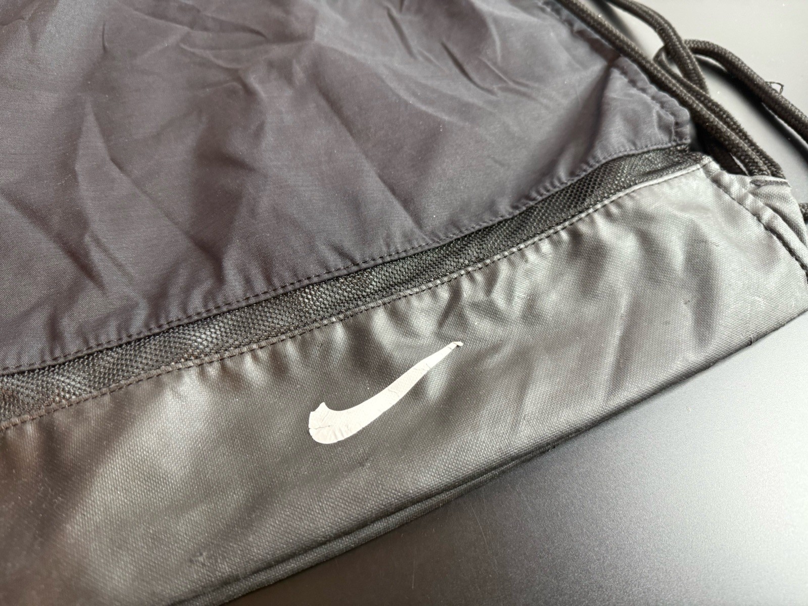 Nike Drawstring & Zip Black Backpack Mesh Fabric Athletic Bag Training Gym Sack