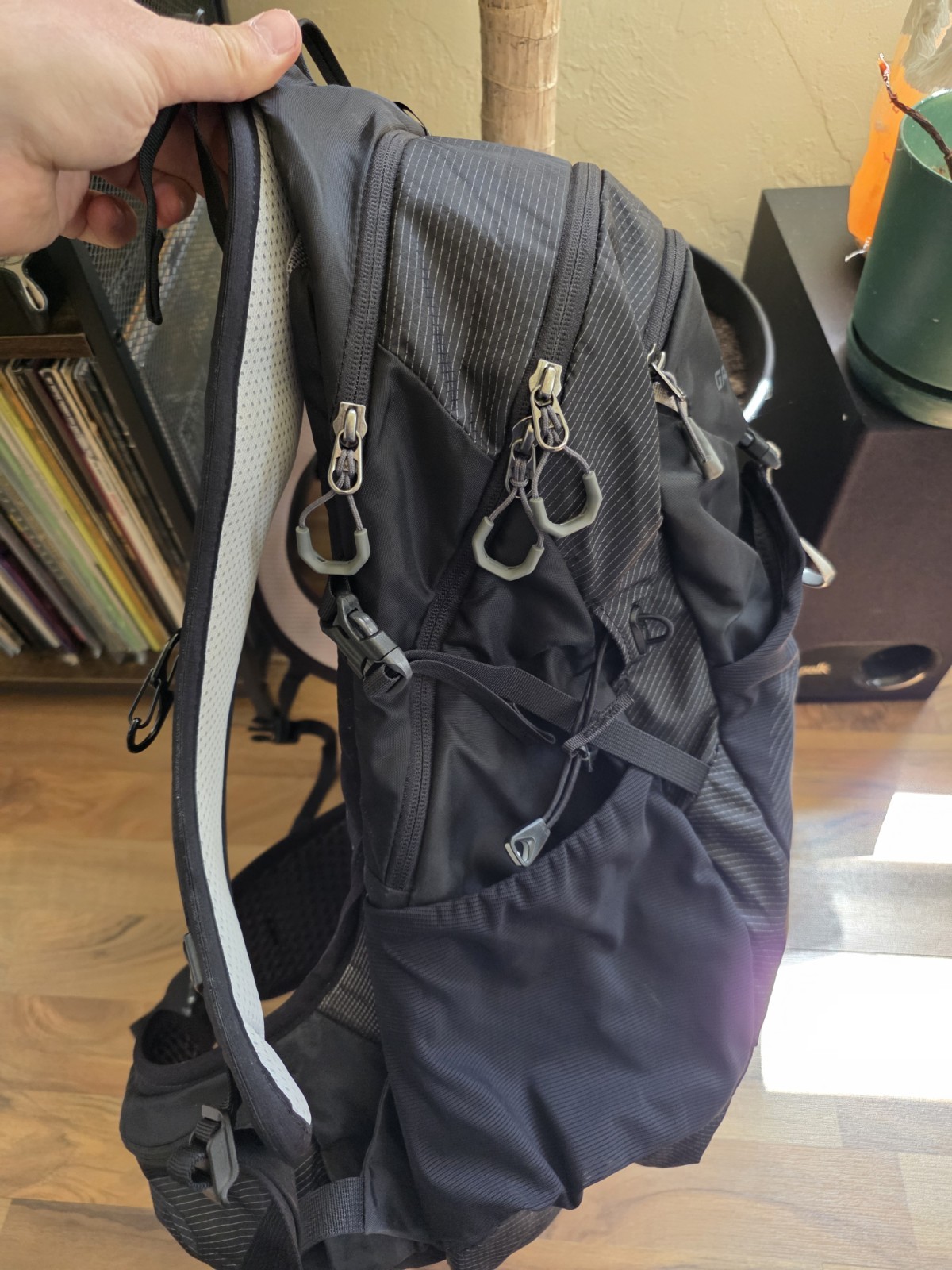 Gregory Miko 25 – Men’s Backpack Black Used Once Red Interior Great Condition