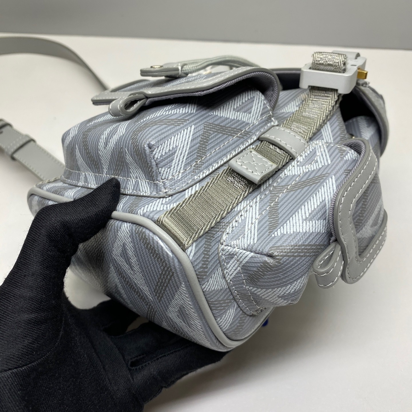 Dior Pre-Owned Authentic Dior Hit The Road Crossbody Bag Grey 17.5x9x18.5cm