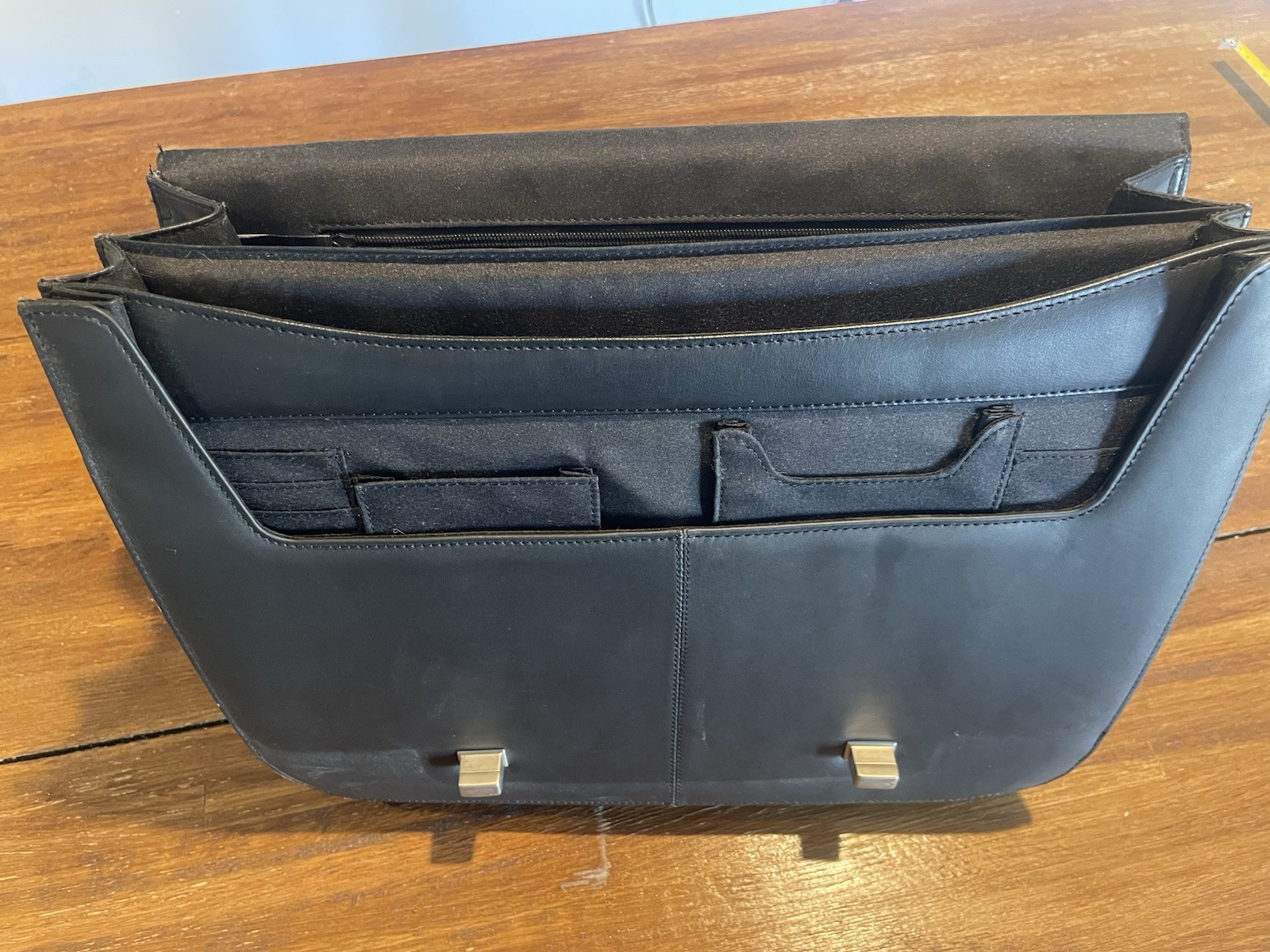 Big Ten Black Leather Folder Computer Travel Business Bag Leeds Briefcase